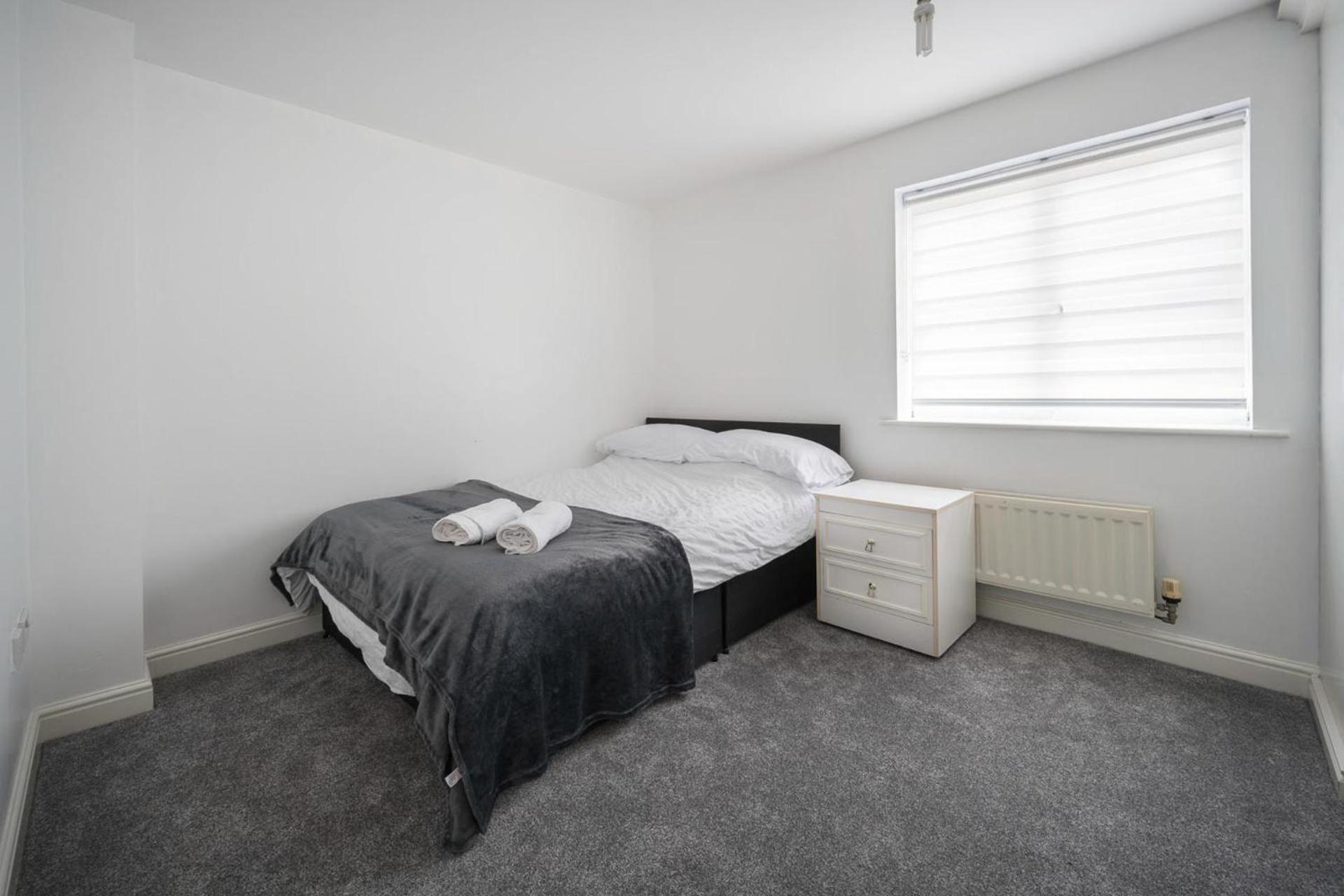 House-Sleeps7-Parking-Garden-Sportschannels Maidstone Exterior photo