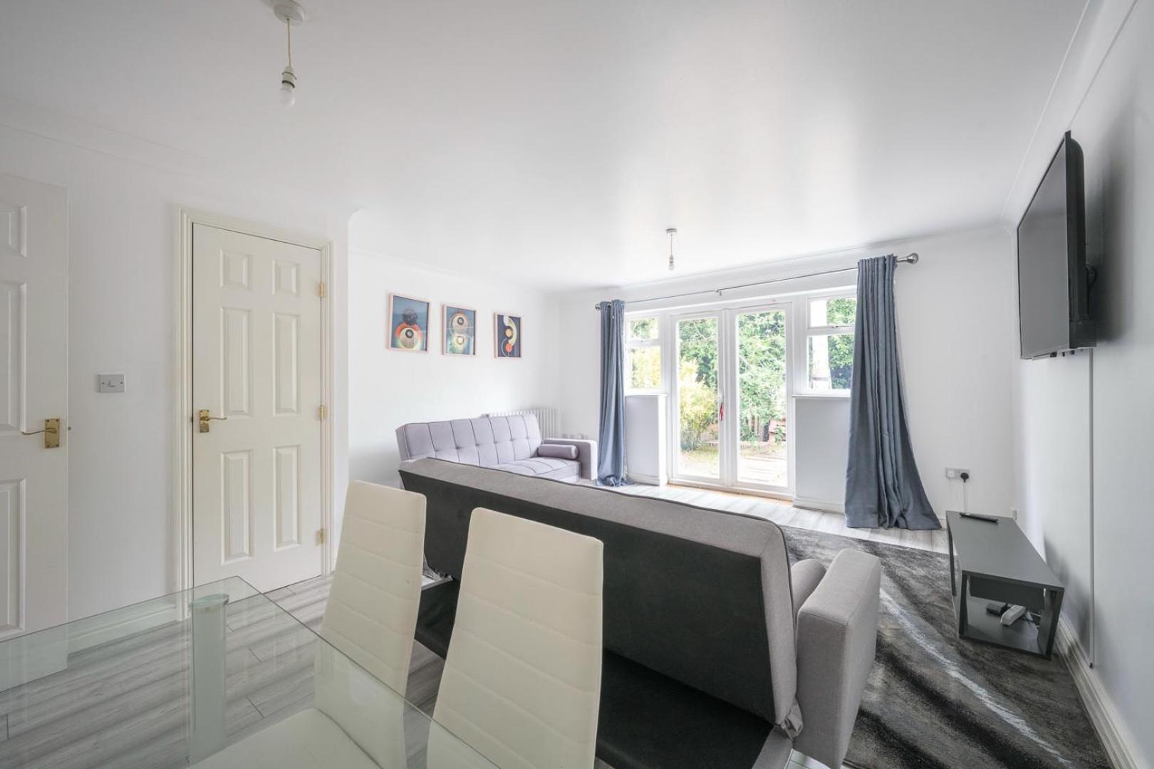 House-Sleeps7-Parking-Garden-Sportschannels Maidstone Exterior photo