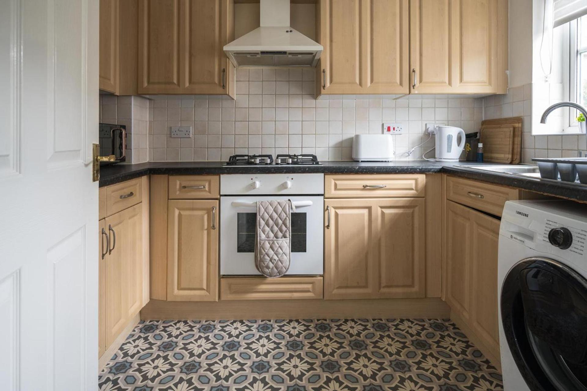 House-Sleeps7-Parking-Garden-Sportschannels Maidstone Exterior photo